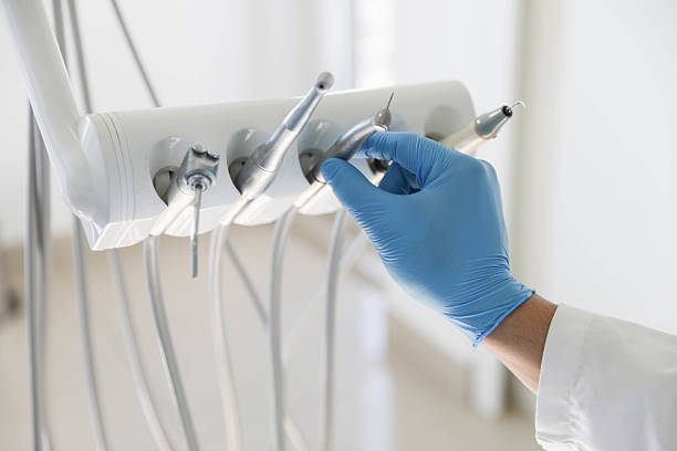 Professional Tooth Extraction technician working in Mackinaw, IL